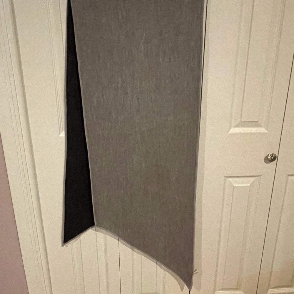 Calvin Klein angled edge scarf lt. grey /charcoal